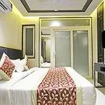 Hotel Apple Villa - Near Delhi Airport With Free Airport Transsfer