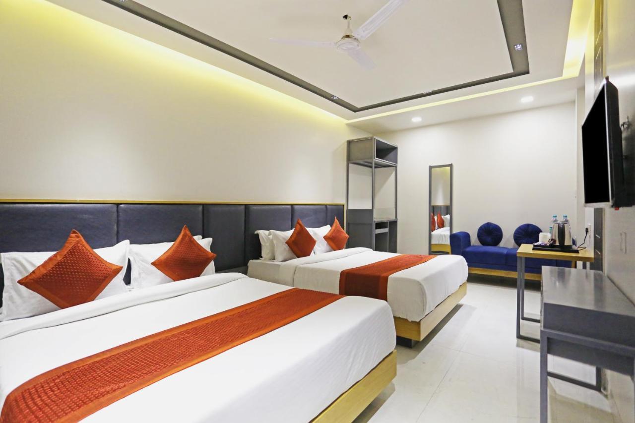 Apple - Near Delhi Airport With Free Airport Transsfer 3*